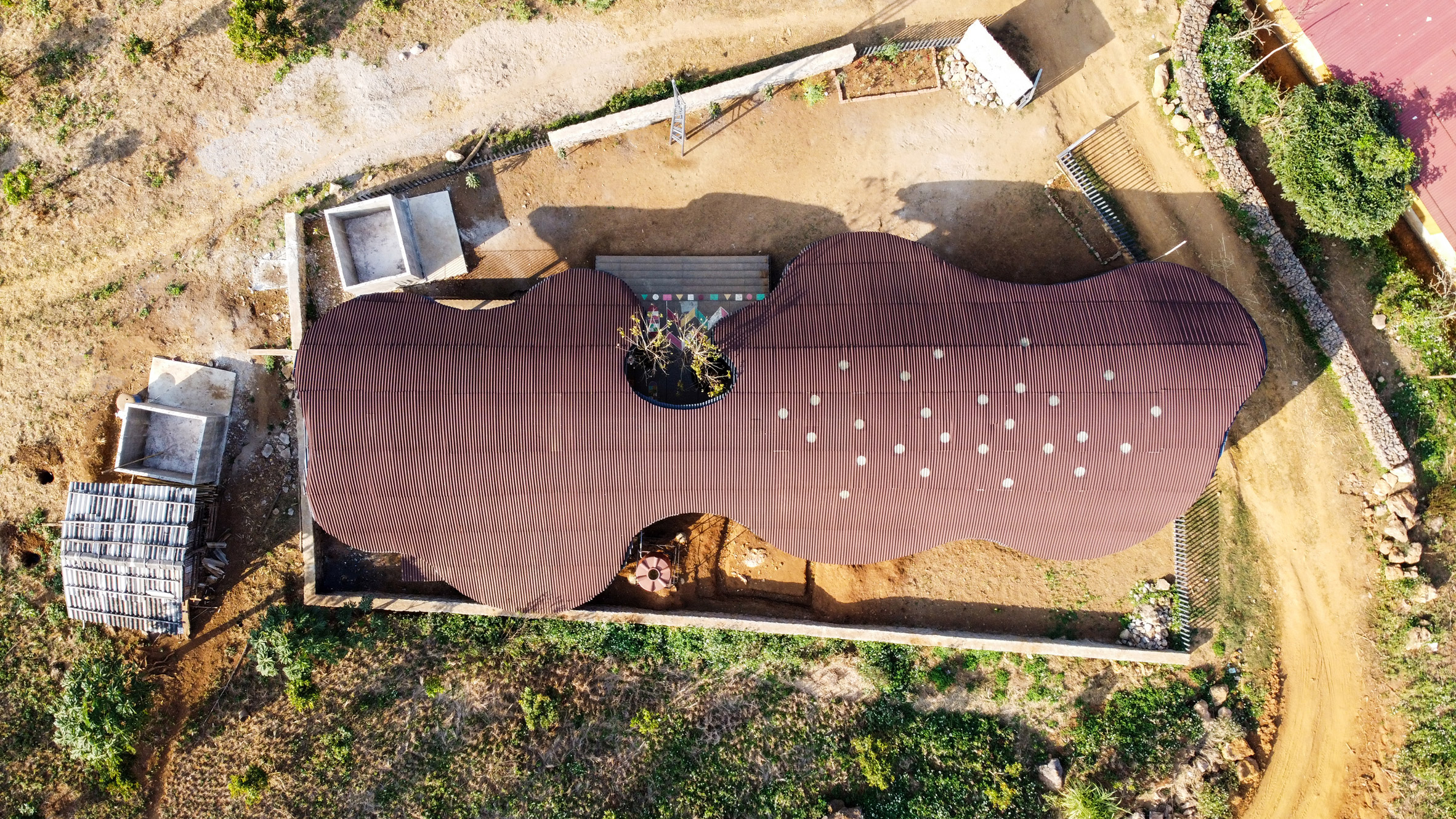 波浪顶的越南乡村幼儿园-0