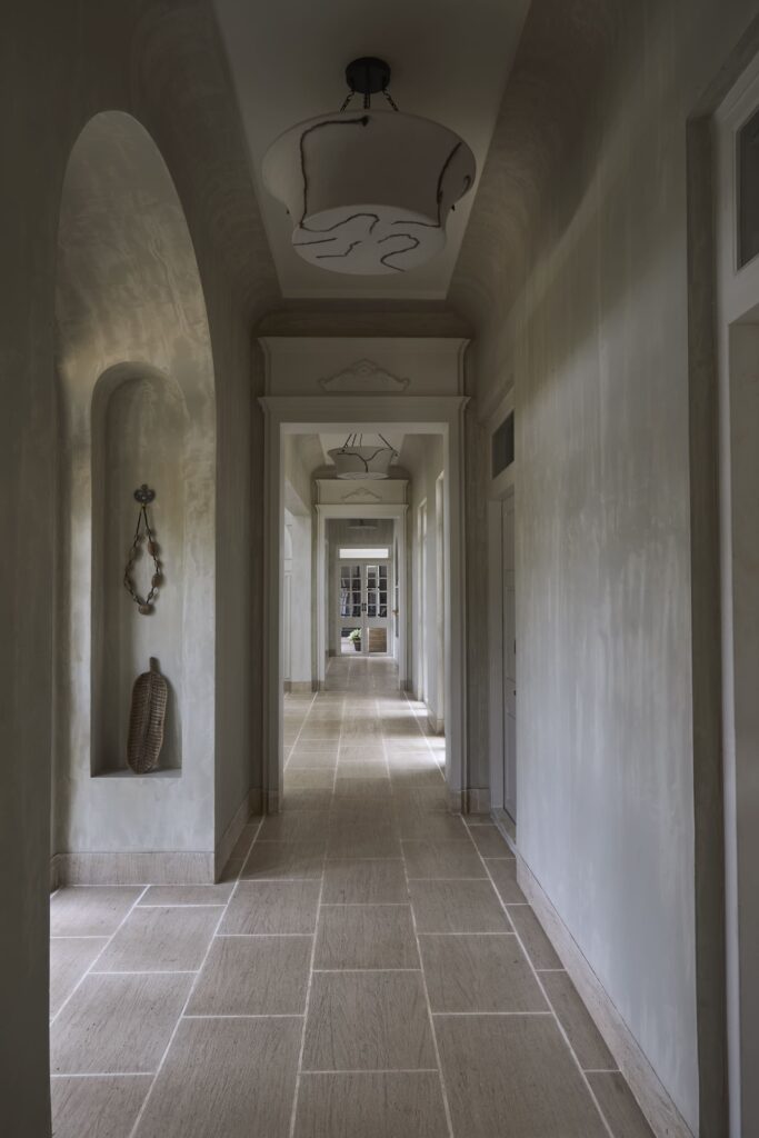 鸡蛋花庄园

注：Frangipani常见指鸡蛋花 ，Estate有庄园、地产等意思，结合语境这里翻译为鸡蛋花庄园较为合适 丨FADD Studio-16