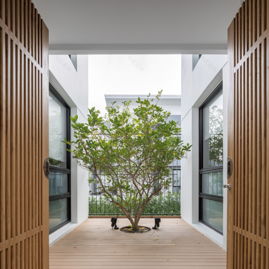 曼谷郊区诗意空间 · 多庭院住宅-13
