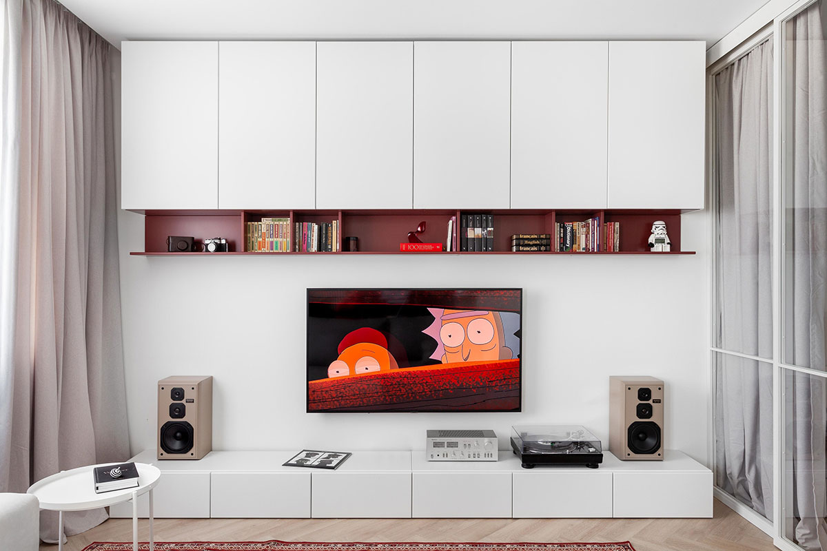 莫斯科 45 平米全白小公寓,玻璃隔出的卧室成亮点-9