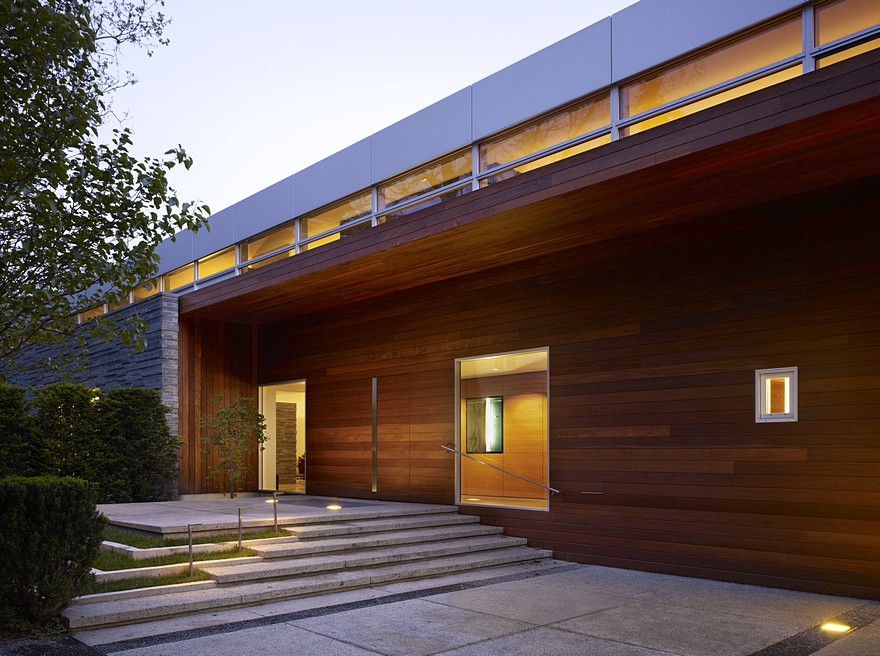 Hinsdale House Has an Ideal Exposure to the Sun and Protected Views-12