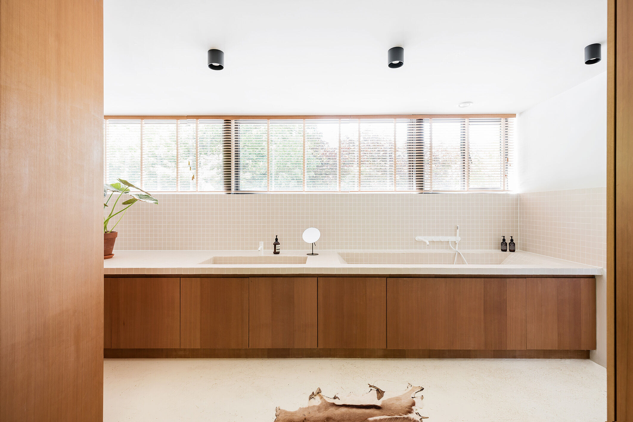 致敬原貌的比利时 Schoten 住宅翻新-20