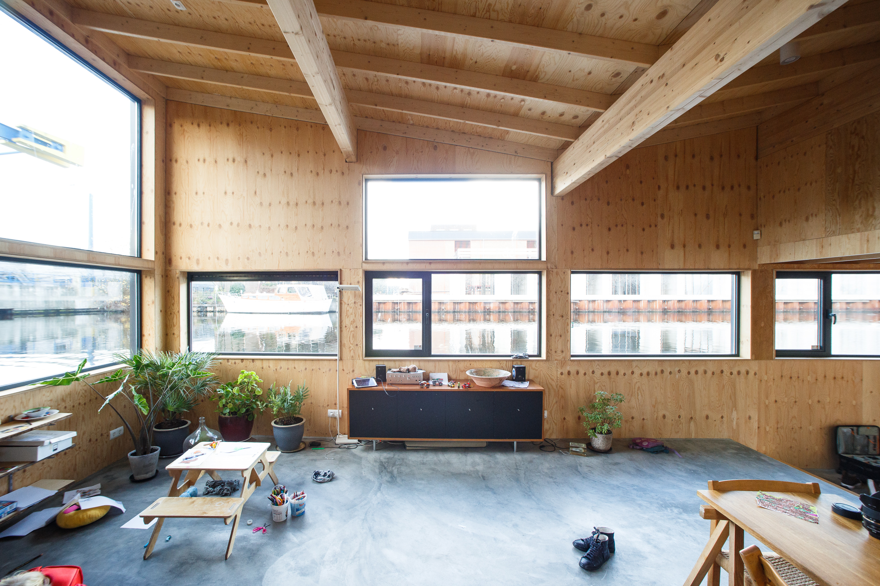 阿姆斯特丹"波"住宅 | 室内设计中的波浪元素与空间利用-4