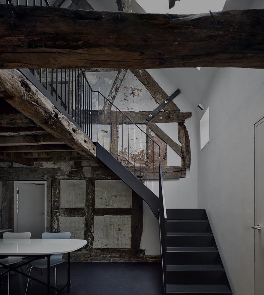 The Remains of an XVII Century Cottage Encapsulated in a Modern Home-21