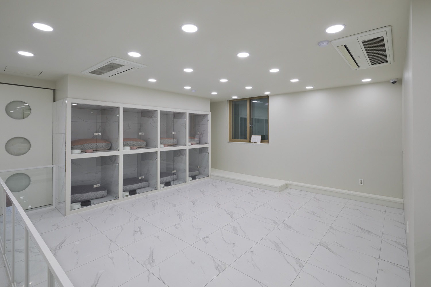 韩国白色&木色现代办公室设计-13