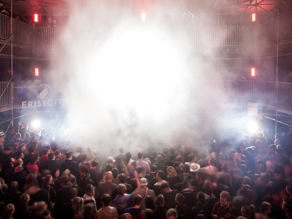 NewCastle：艺术节舞台装置，荷兰 / Assemble Studio-21