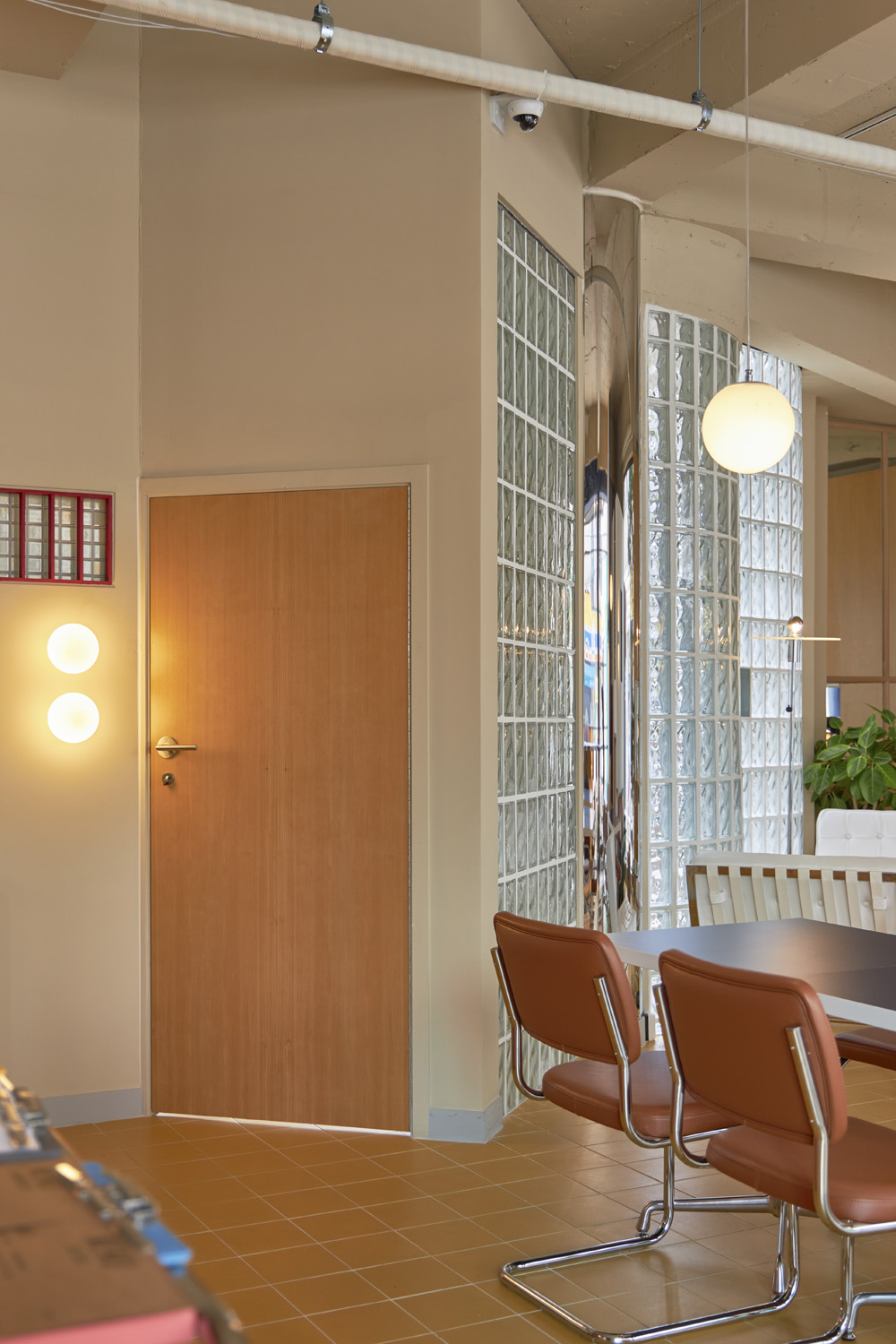 色彩缤纷的 35 平米咖啡厅设计-19