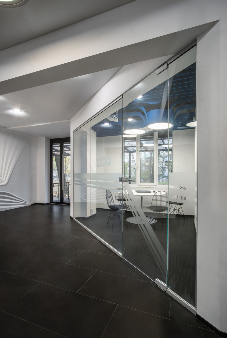 乌克兰透明 HR 办公室设计-40