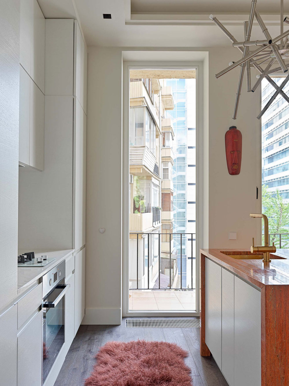 莫斯科斯大林式建筑中带时髦家具的明亮公寓(85 平方米)-8