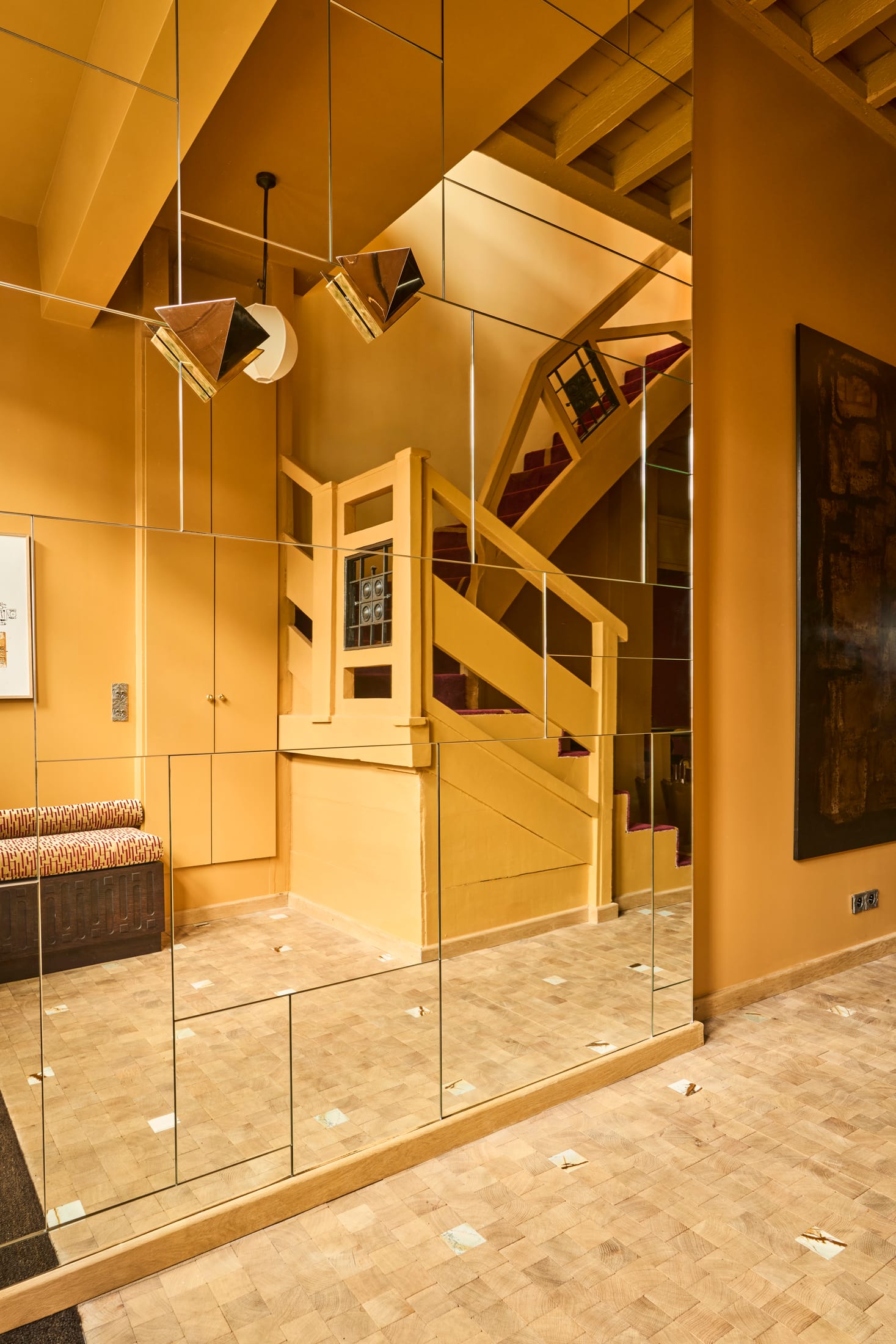 巴黎传奇跳蚤市场办公室改造为策展展厅丨法国巴黎-11