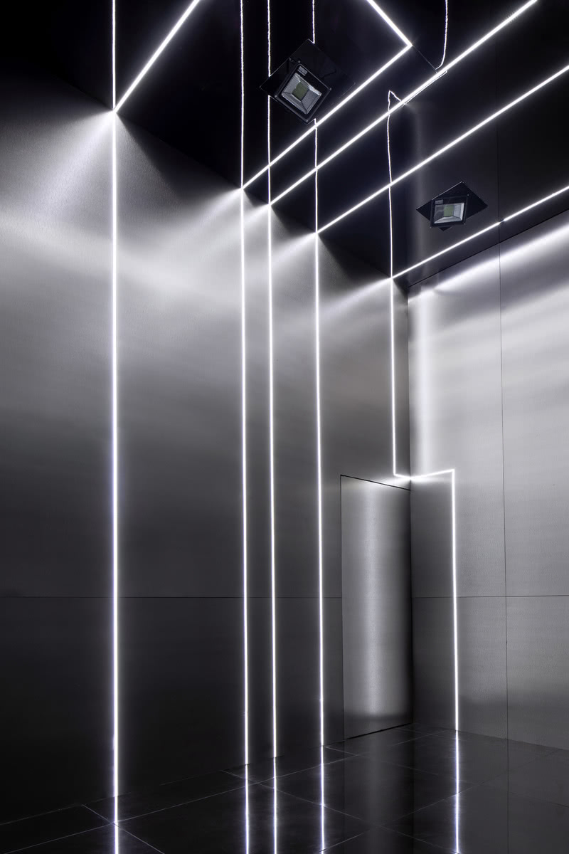 华中首家特斯拉 OTA 拓速升级店-10