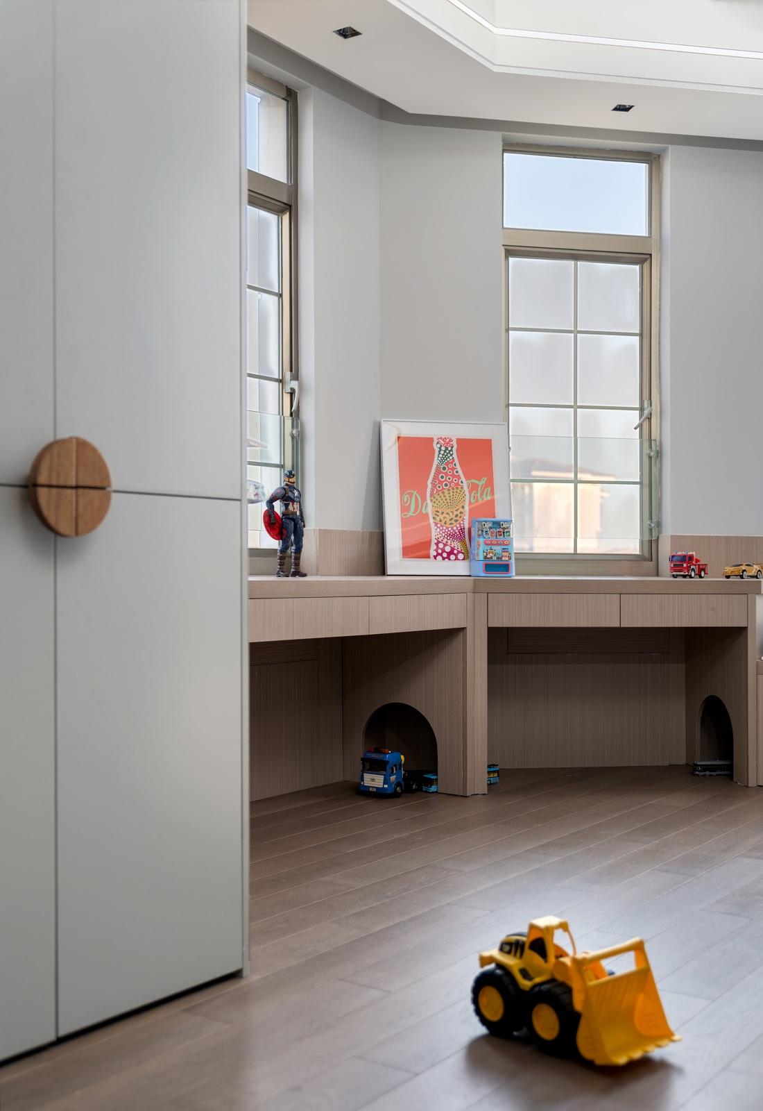 超大户型三代同堂的意式极简奢华设计-37