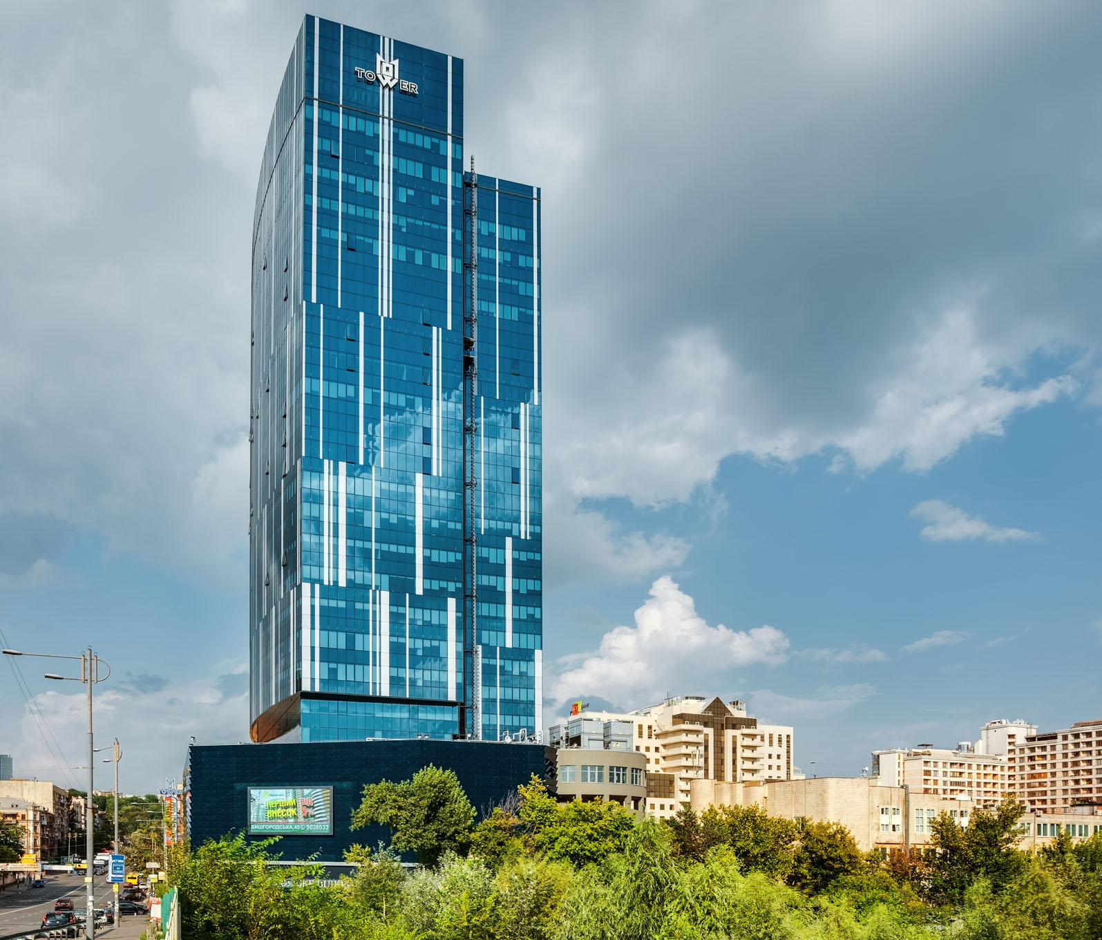 简约曲线,视觉减重—— Archimatika 设计的 101 塔楼-24