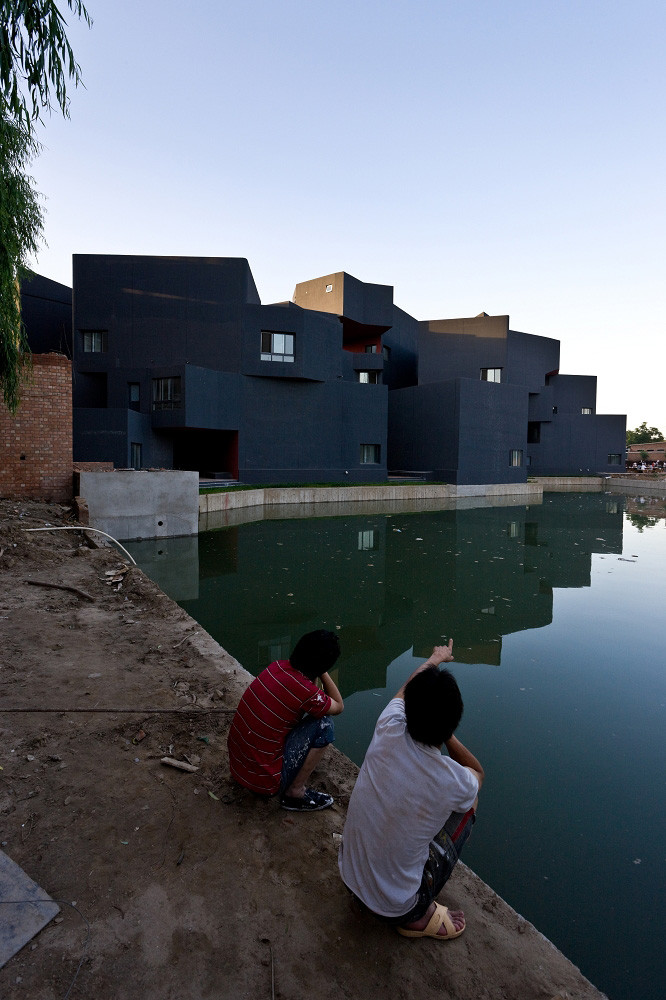 理性和意外的碰撞，徐甜甜的宋庄艺术公社-5