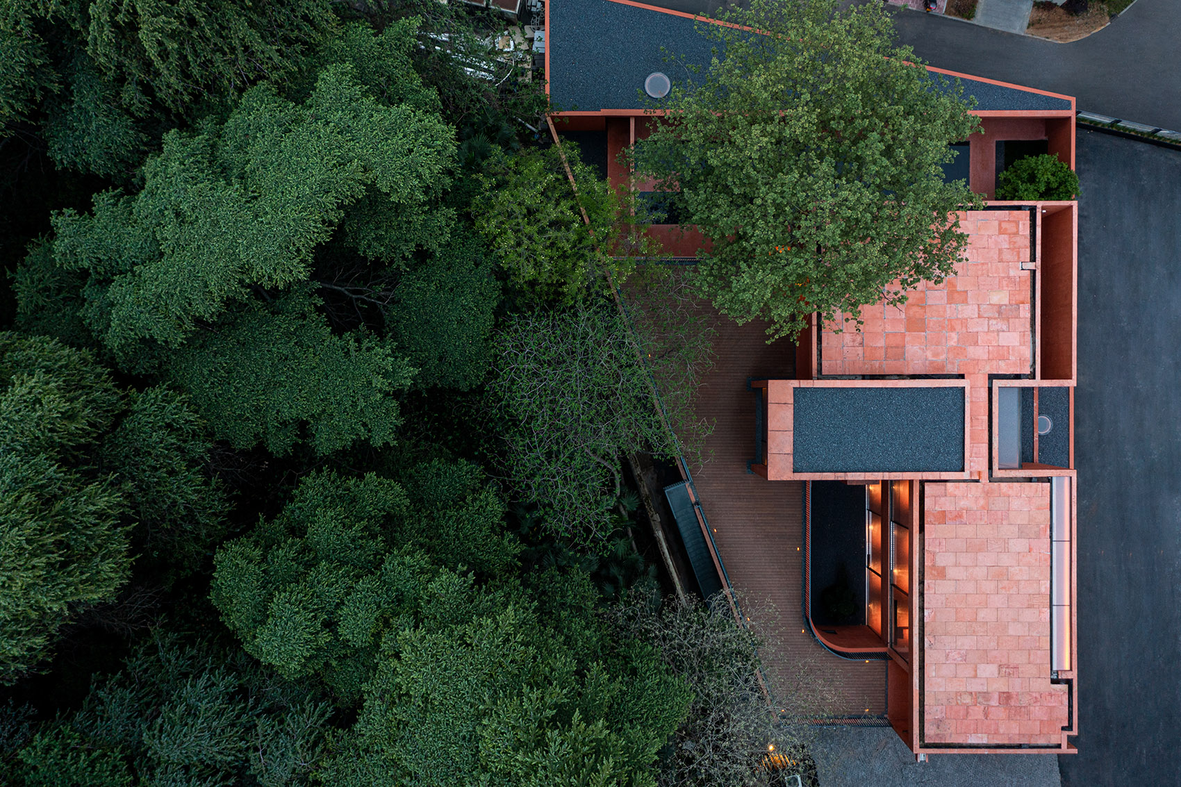 红盒子丨中国南京丨米思建筑-6