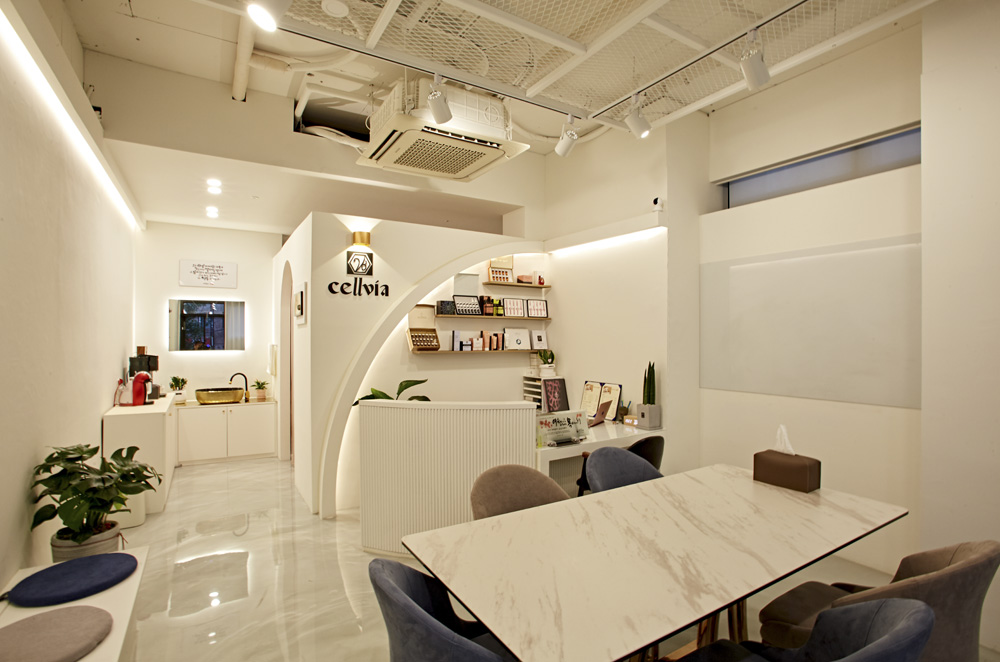 现代简约风 12 平米美妆店设计-5