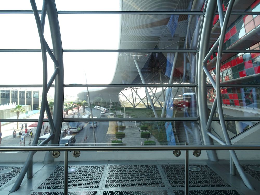 フェラーリ・ワールド・アブダビ | UAE の建築【世界建築巡り】-55