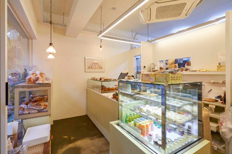 简约风格 10 平米烘焙店 设计成本低-3