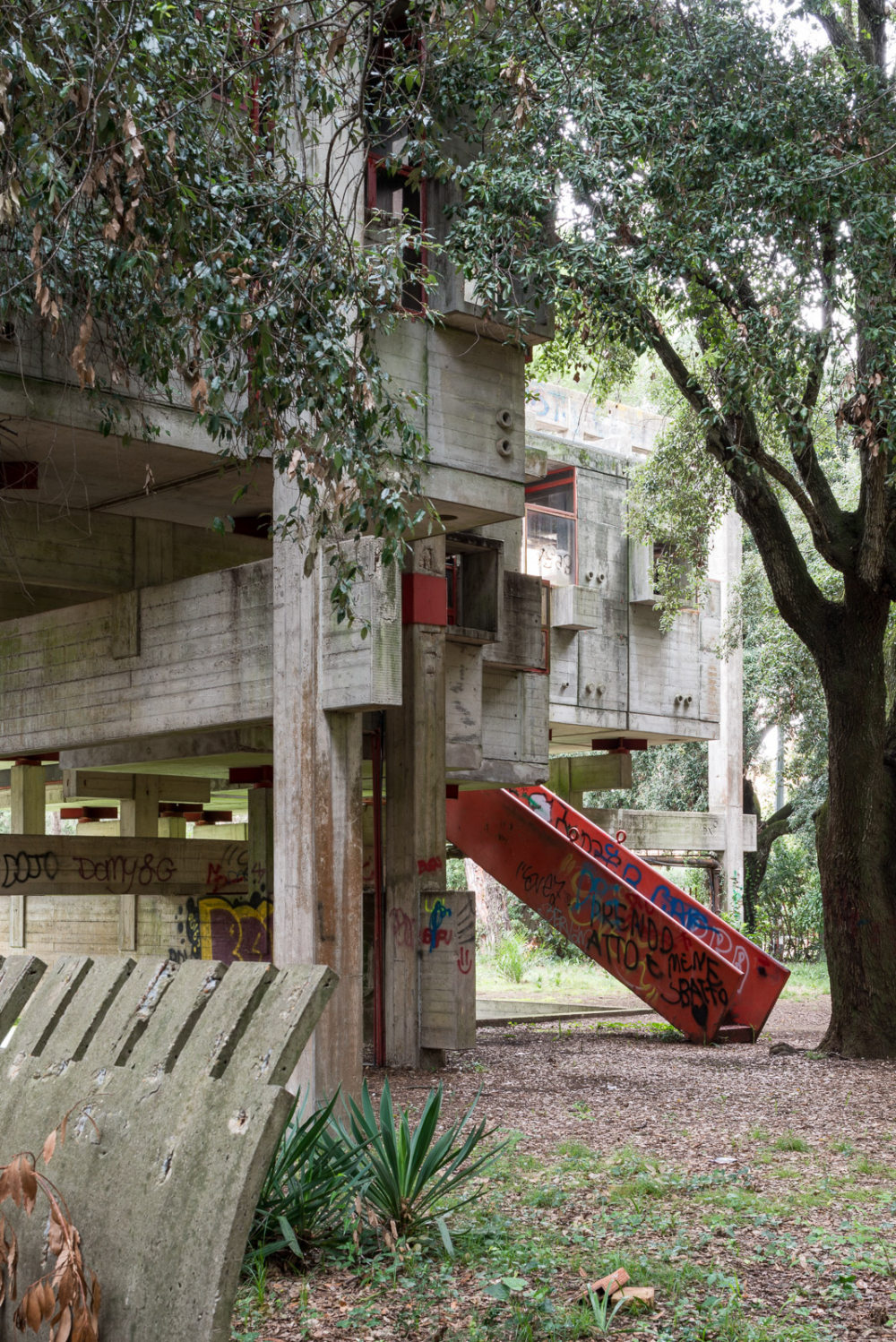 有机建筑的奇迹 | 意大利无边无际的树屋-1