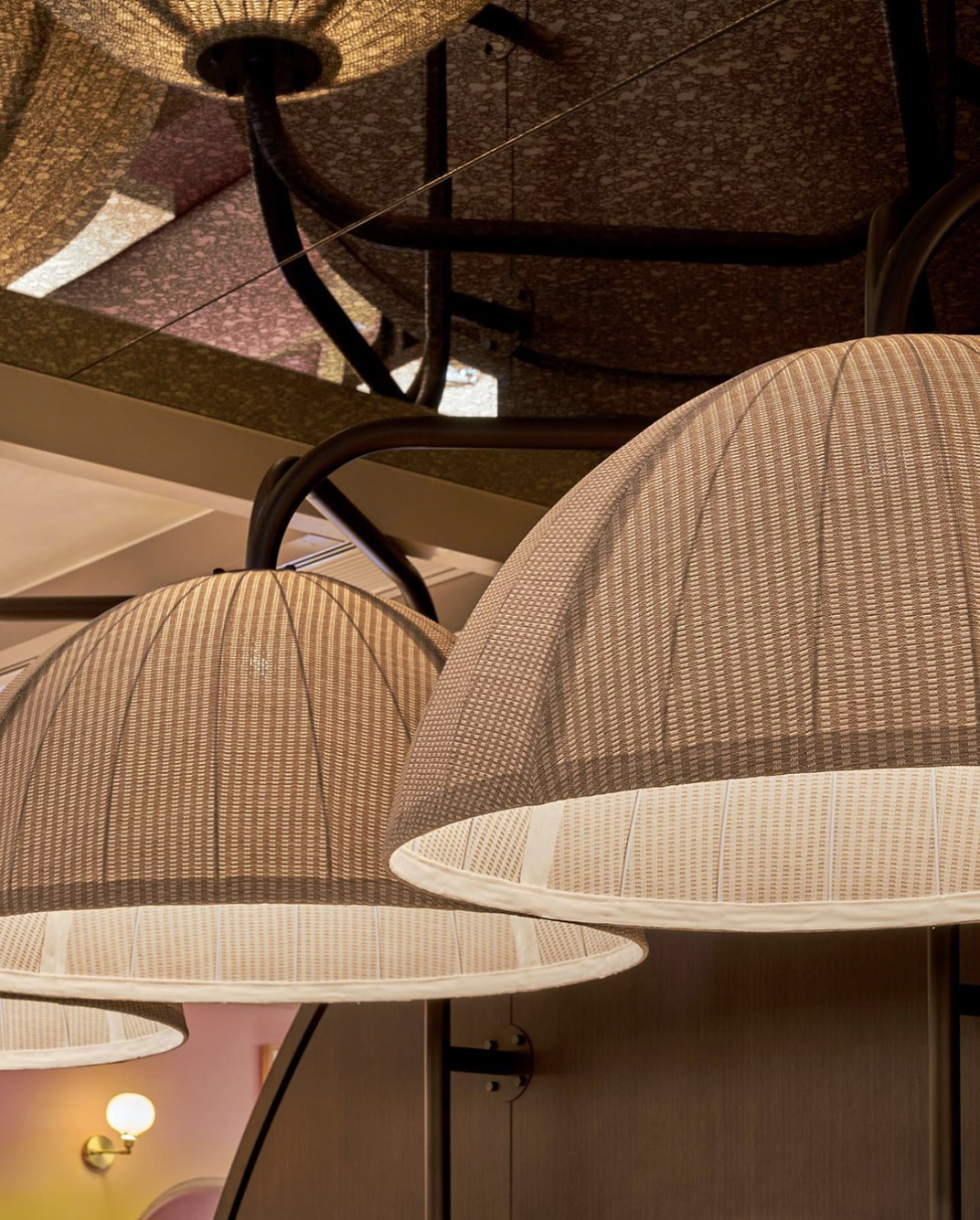 金黄色渐变新派台式料理餐厅,香港 | Designed by designeightfivetwo - 主题餐厅 - 餐厅LOGO-VI空间设计-全球餐饮研究所-23