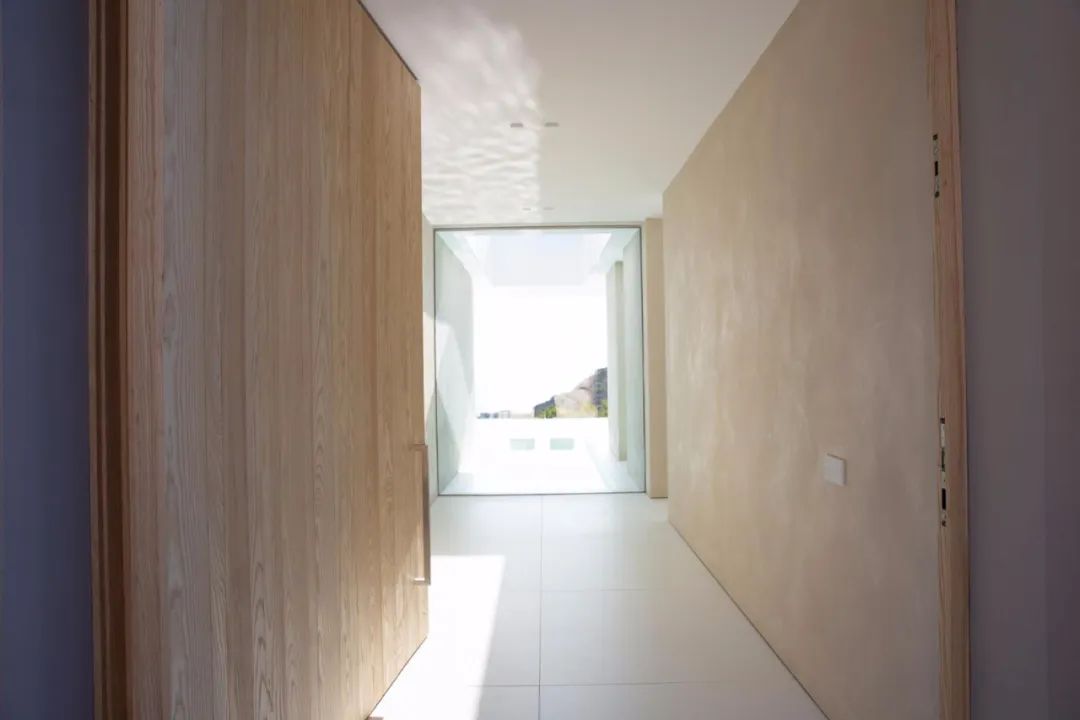 地中海风情中的极简主义 | 西班牙布拉瓦海岸别墅设计-16