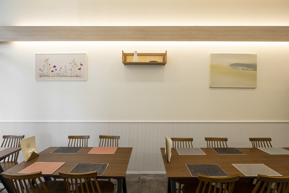 白色与木质，极简主义餐厅设计-10
