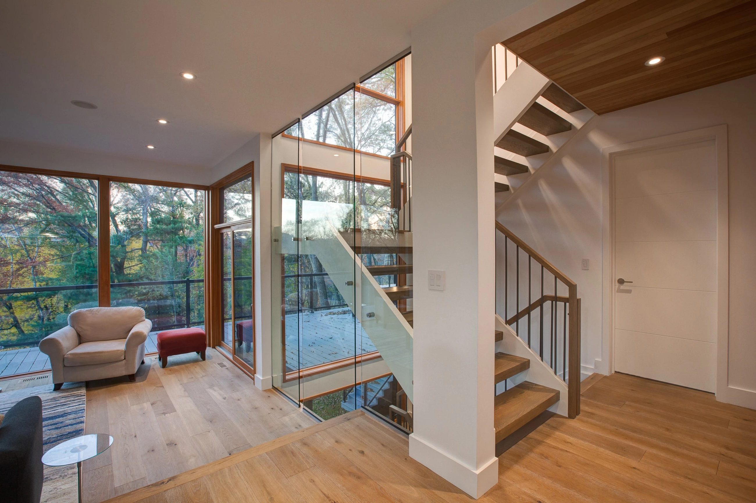 加拿大多伦多 Mimico Creek House 的室内设计亮点-13