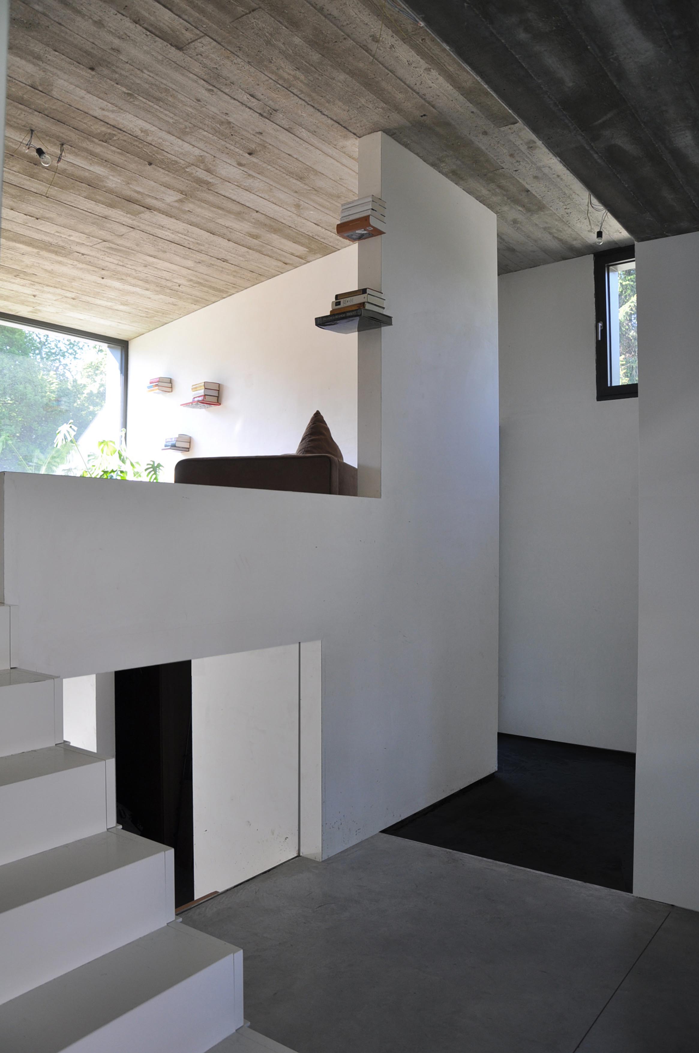 splitlevel house dv-17