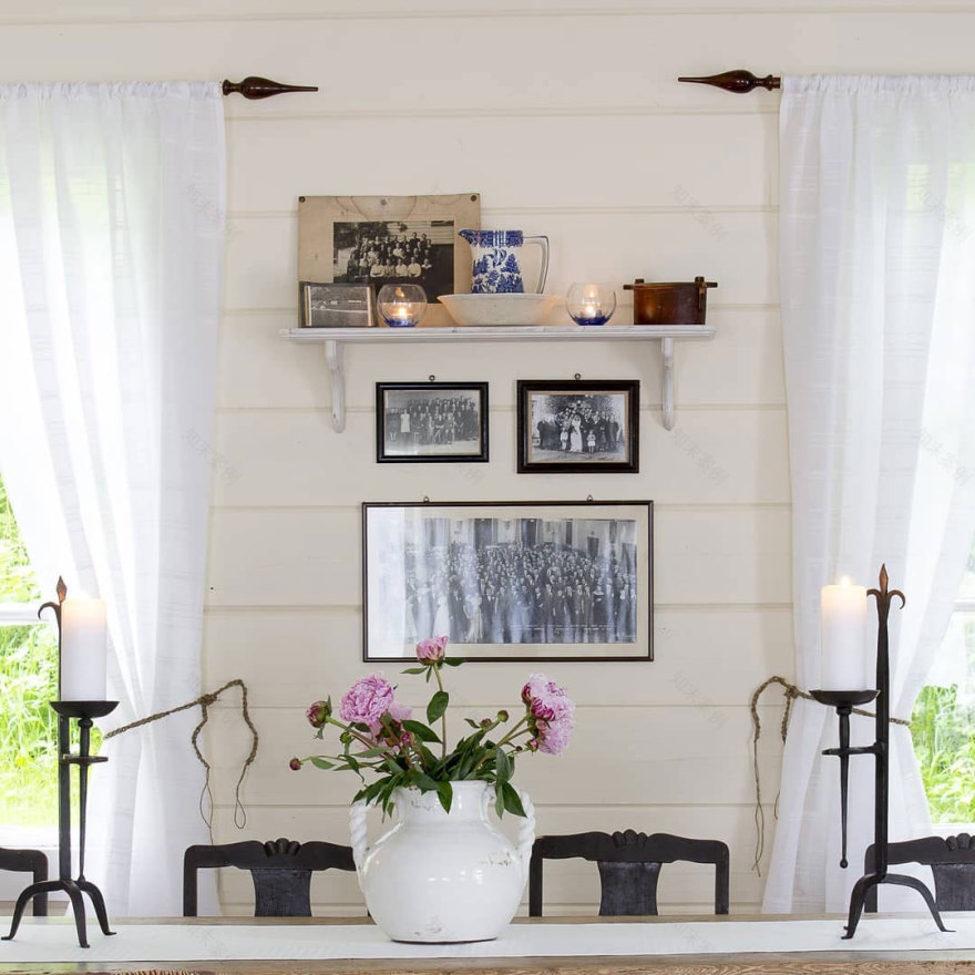 挪威峡湾边的传统木屋-8