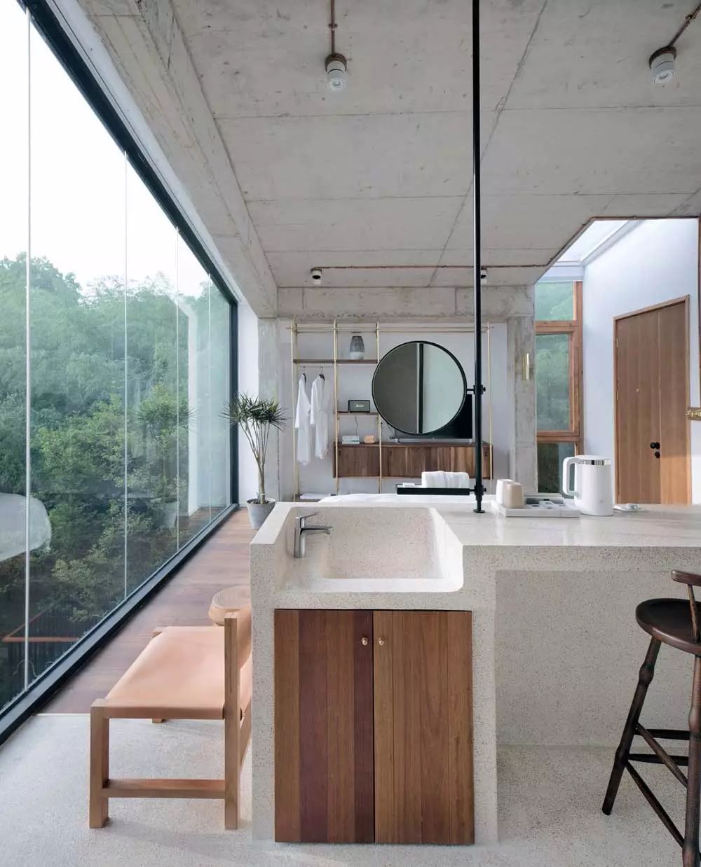 民宿设计，不论是重建或扩建、运用设计的加法或减法、还是采用在地材料，不仅能使荒废破旧的乡下老宅焕然一新，也能重塑一方水土。-13