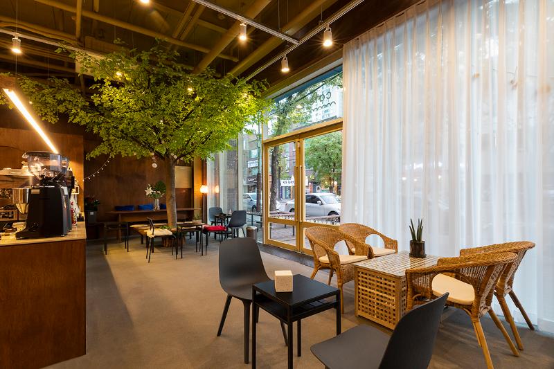 温暖宜人的 24 平米咖啡厅设计-7