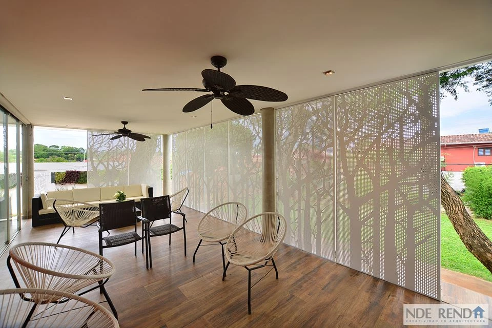 简约纯白住宅,融入自然的美感与功能-15