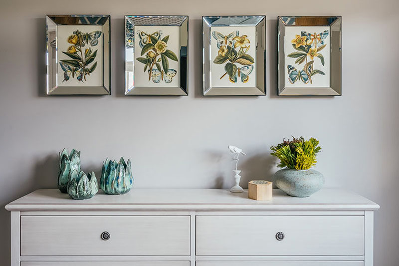 蓝黄对比下的现代家居设计-16