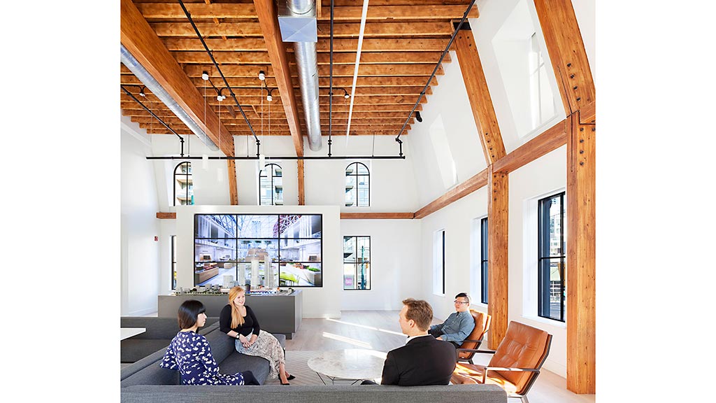 古韵新生 | Gensler 翻新 19 世纪 Tudor 建筑打造现代营销中心-6