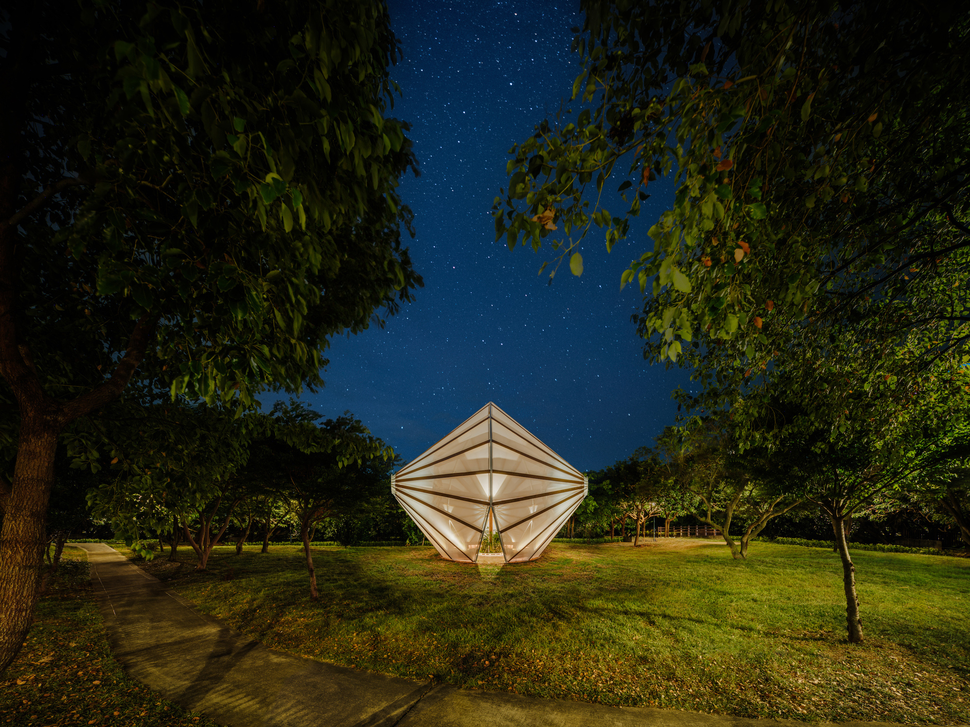 All Together Under the Umbrella / Cheng Tsung FENG Design Studio-22