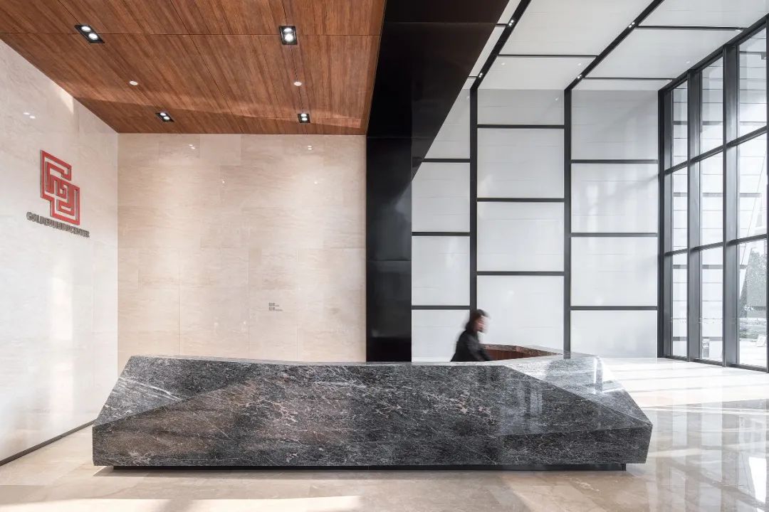 螺旋阳台办公空间，连接室内外的创意设计-19