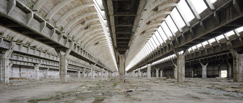 西班牙旧工厂翻新,韵律几何新风貌-6