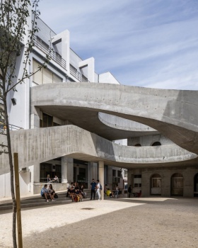 马拉加大学美术学院庭院改造丨西班牙马拉加丨DJarquitectura