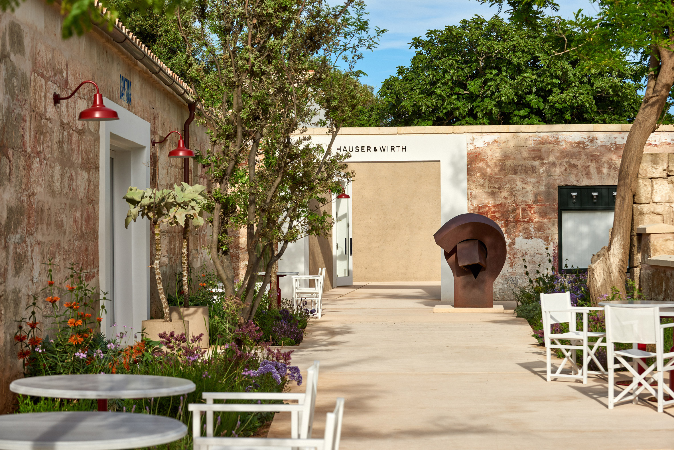 古海军医院重生,Hauser & Wirth 打造地中海艺术中心-7