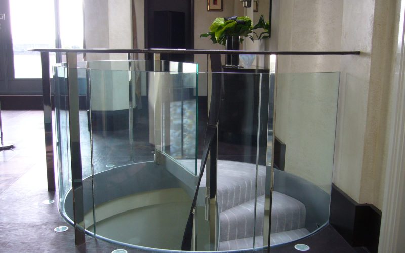 Pent House Apartment 定制弧形玻璃栏杆项目丨Ion Glass-11