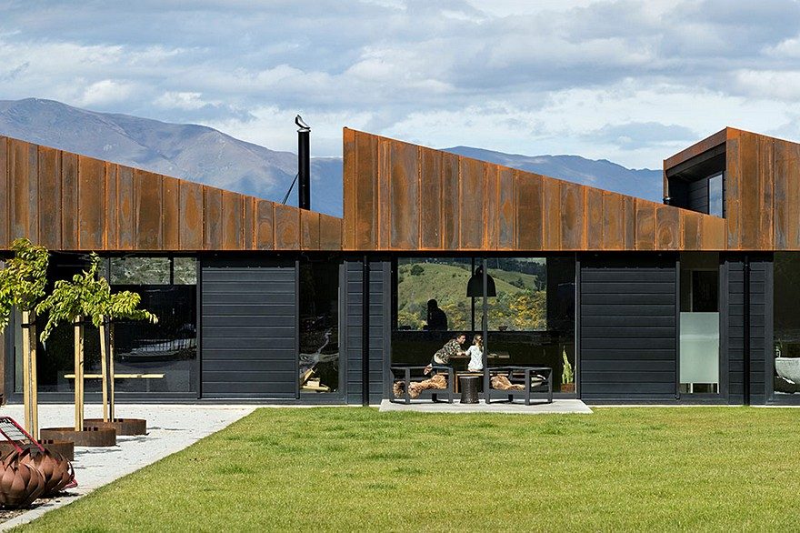 Sawtooth House Overlooking the Shotover River, New Zealand-0