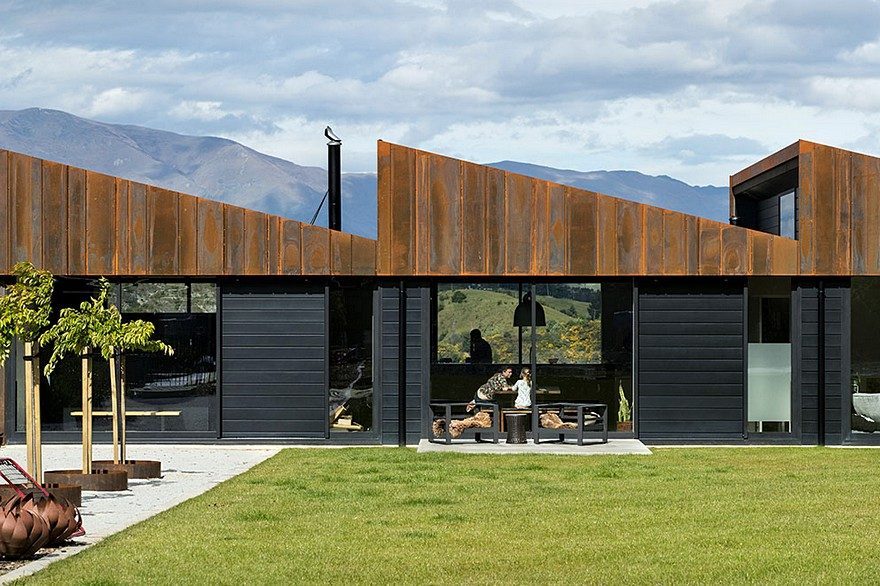 Sawtooth House Overlooking the Shotover River, New Zealand-0