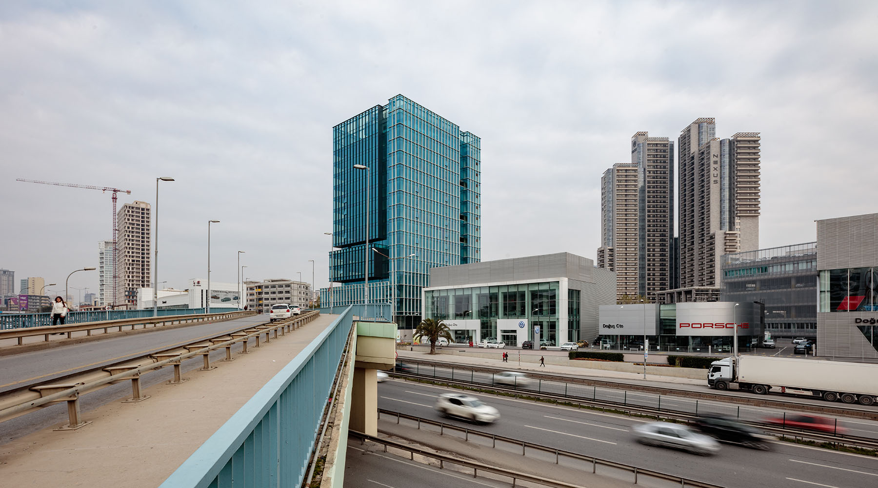 Istanbul Dogus 汽车总部 - 简约高效的人性化设计-10
