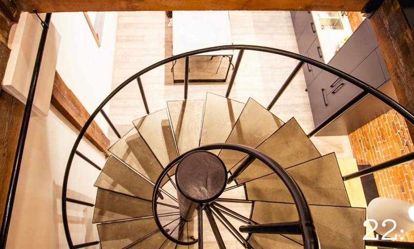 温哥华工业风百年宅 灰色调和红砖墙的完美融合-7