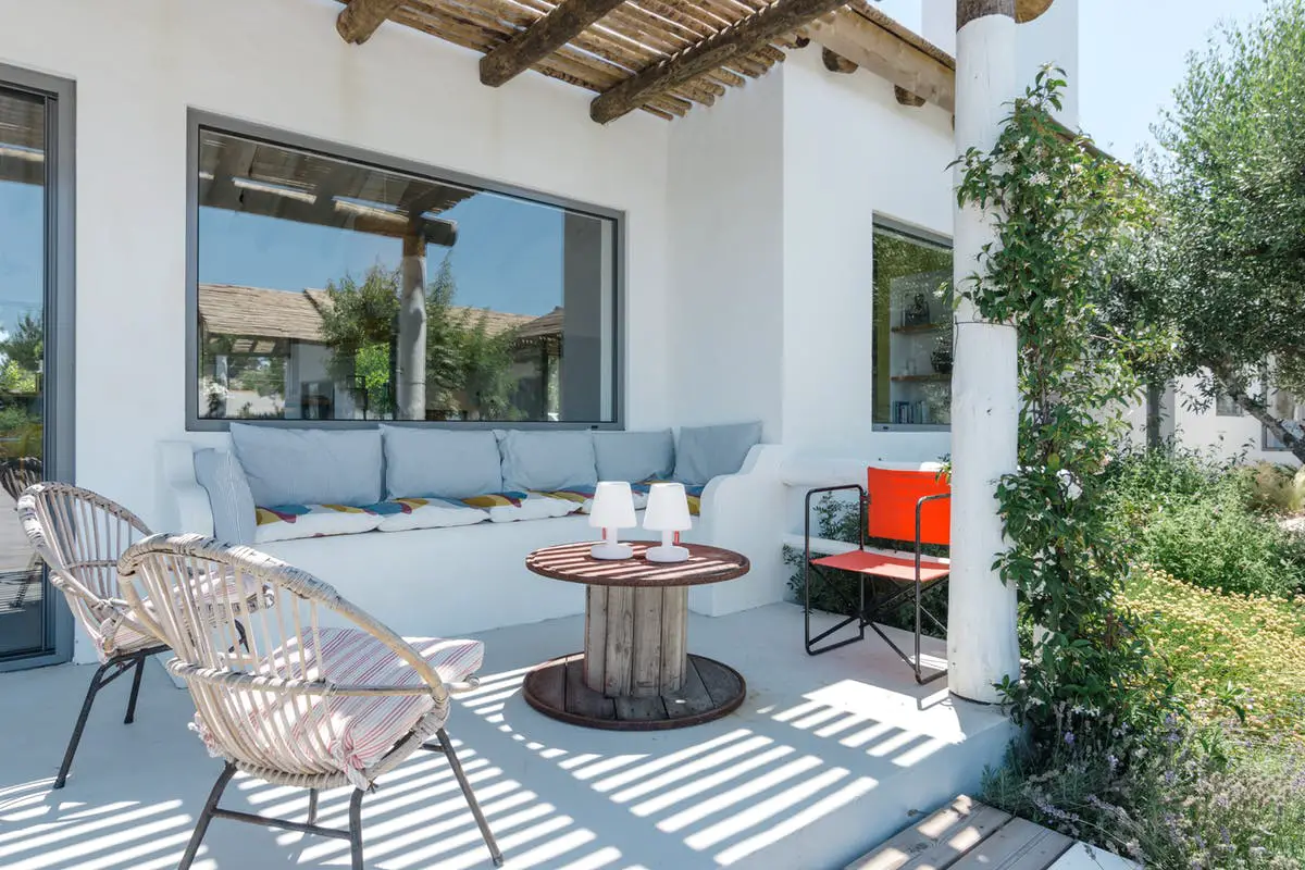 葡萄牙度假别墅 | 色彩斑斓的泳池边天堂-27