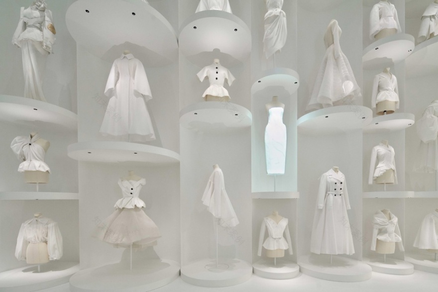 《克里斯汀·迪奥 | 梦之设计师》展览 | 传统与现代的完美融合-77