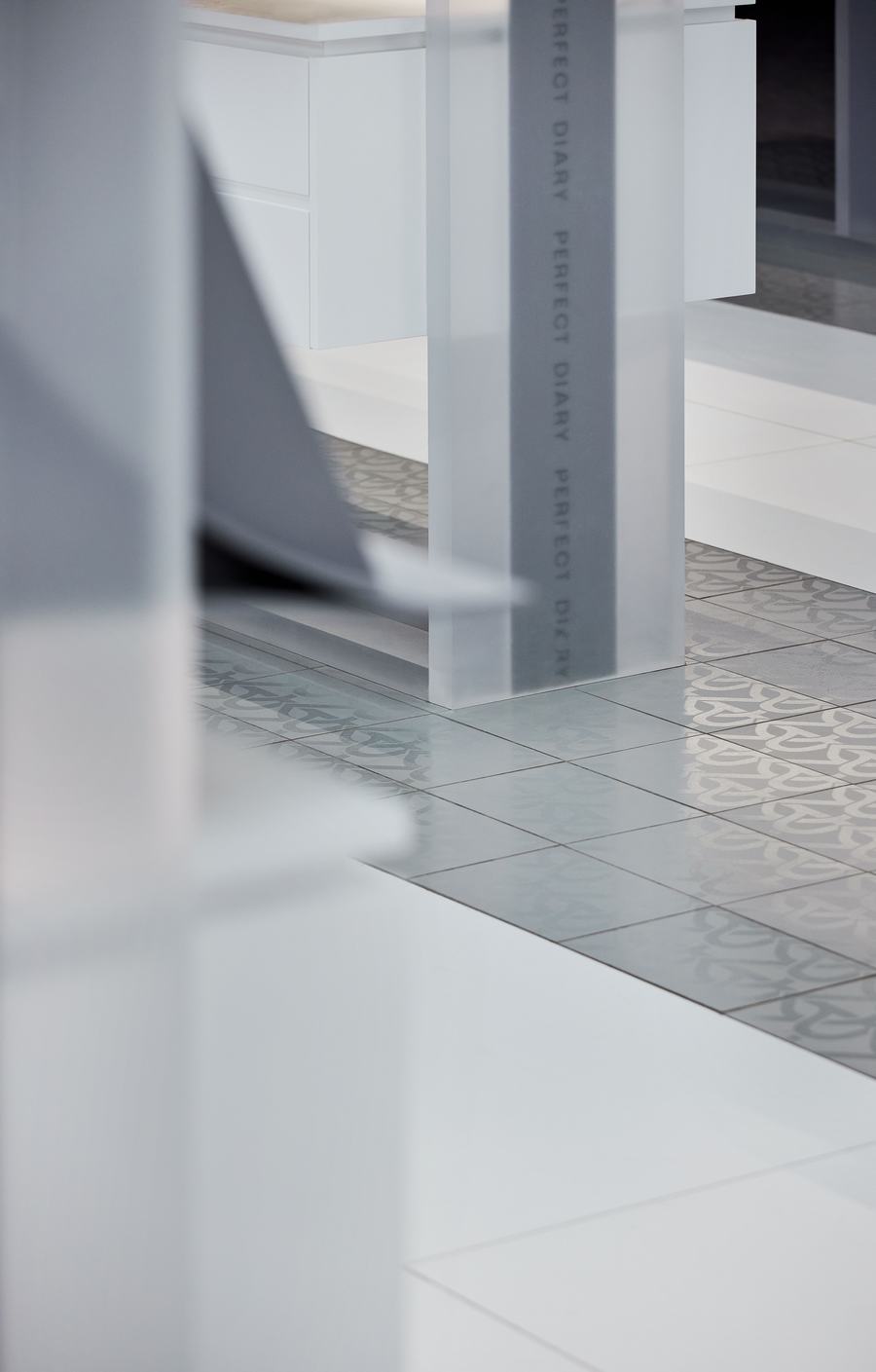 完美日记杭州湖滨in88旗舰店，店铺延续了品牌的不受限制的美 - 米尚丽零售设计网 MISUNLY- 美好品牌店铺空间发现者-9