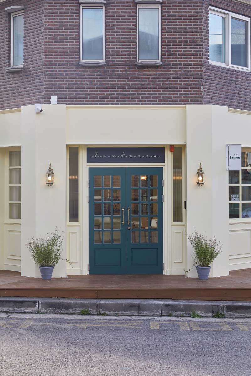 40 平咖啡厅的精致室内设计-11