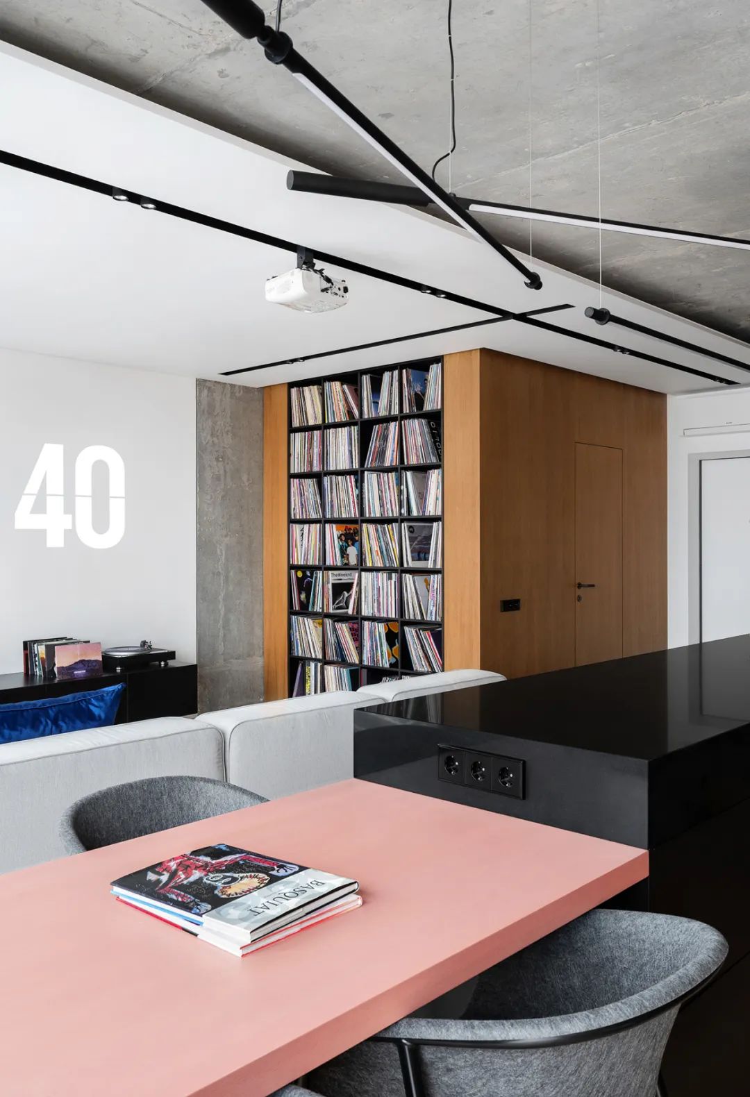 100㎡上下两层住宅，音乐元素串起白与黑、精致与粗犷  ATER ARCHITECTS-18