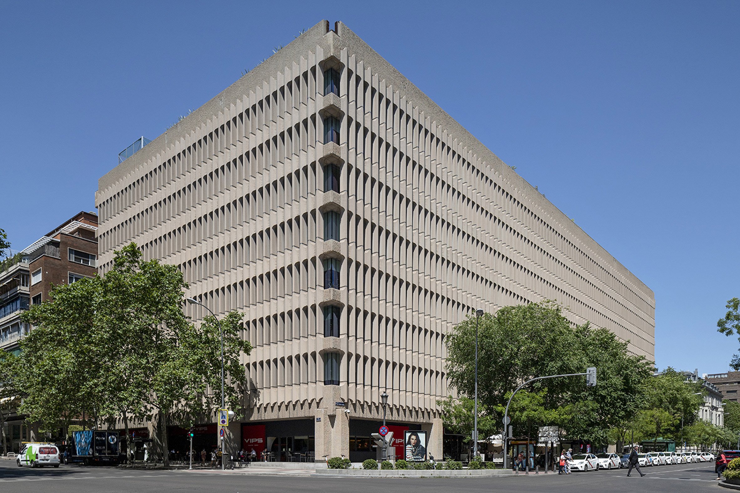 Roberto Conte 镜头下的马德里粗野主义建筑-3